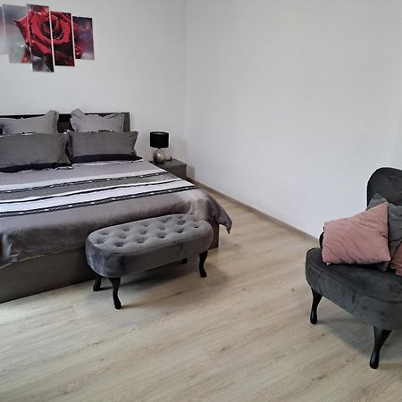 Appartement Апаратамент Deluxe1 à St Constantin et Helena Extérieur photo