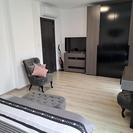 Appartement Апаратамент Deluxe1 à St Constantin et Helena Extérieur photo