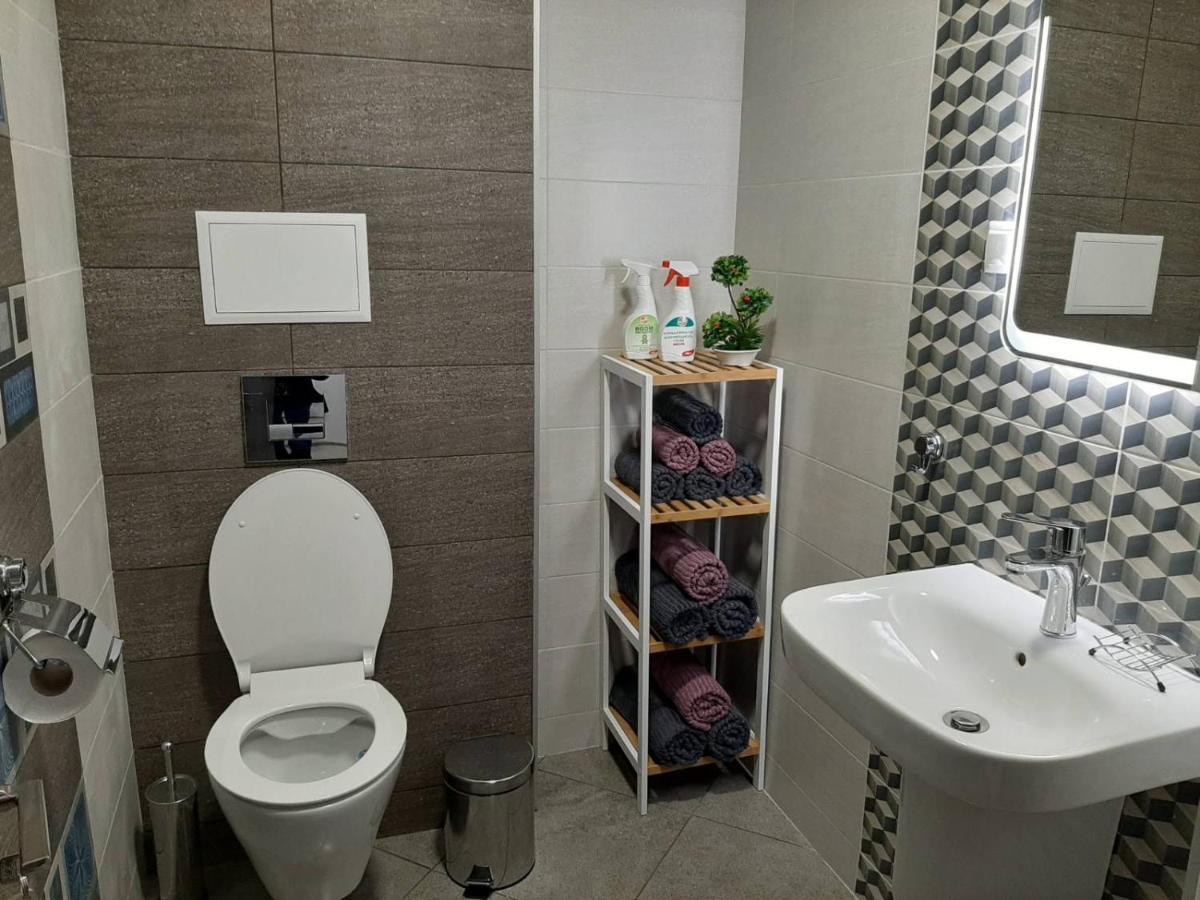 Appartement Апаратамент Deluxe1 à St Constantin et Helena Extérieur photo