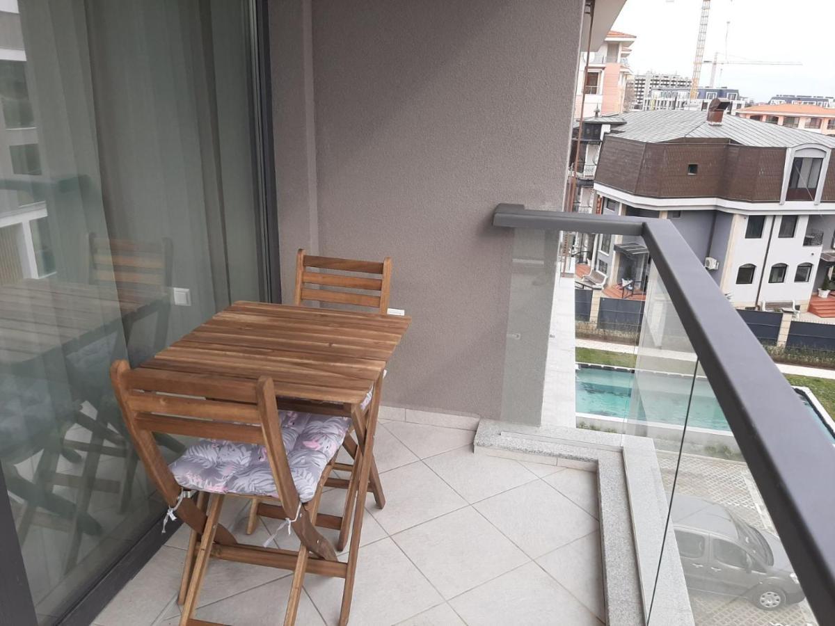 Appartement Апаратамент Deluxe1 à St Constantin et Helena Extérieur photo