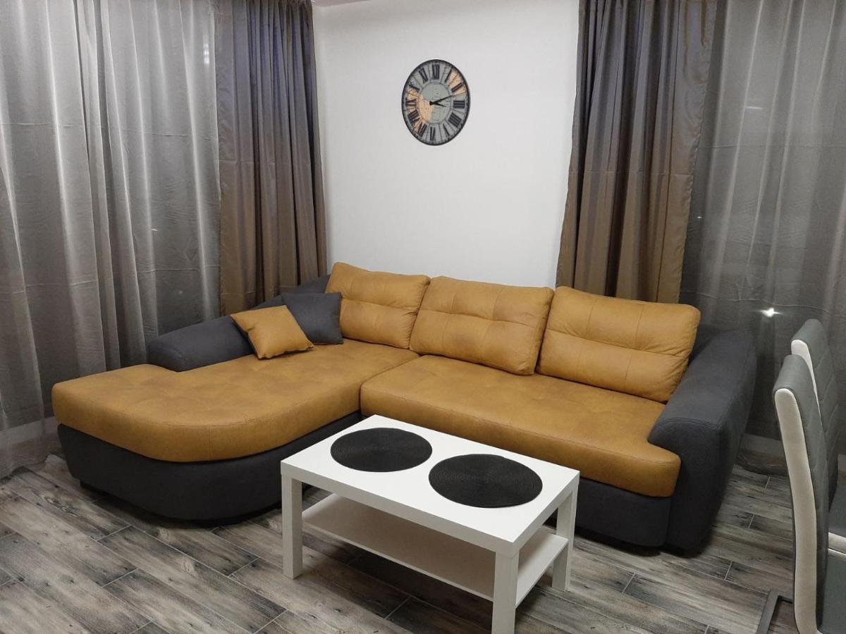 Appartement Апаратамент Deluxe1 à St Constantin et Helena Extérieur photo