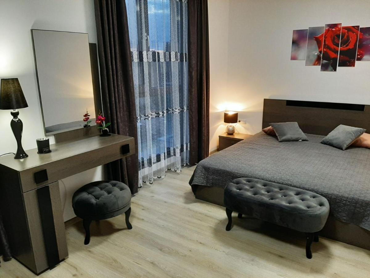 Appartement Апаратамент Deluxe1 à St Constantin et Helena Extérieur photo