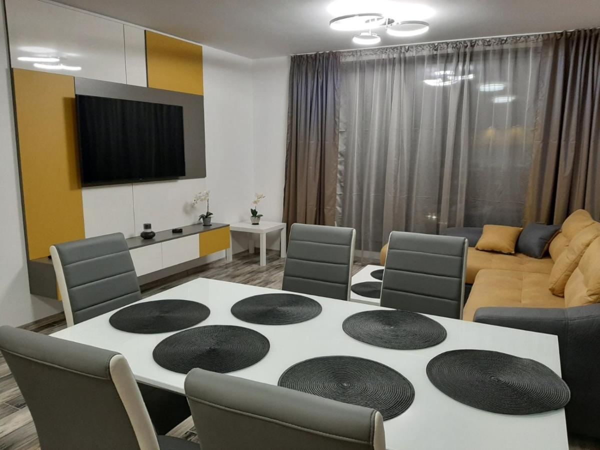 Appartement Апаратамент Deluxe1 à St Constantin et Helena Extérieur photo