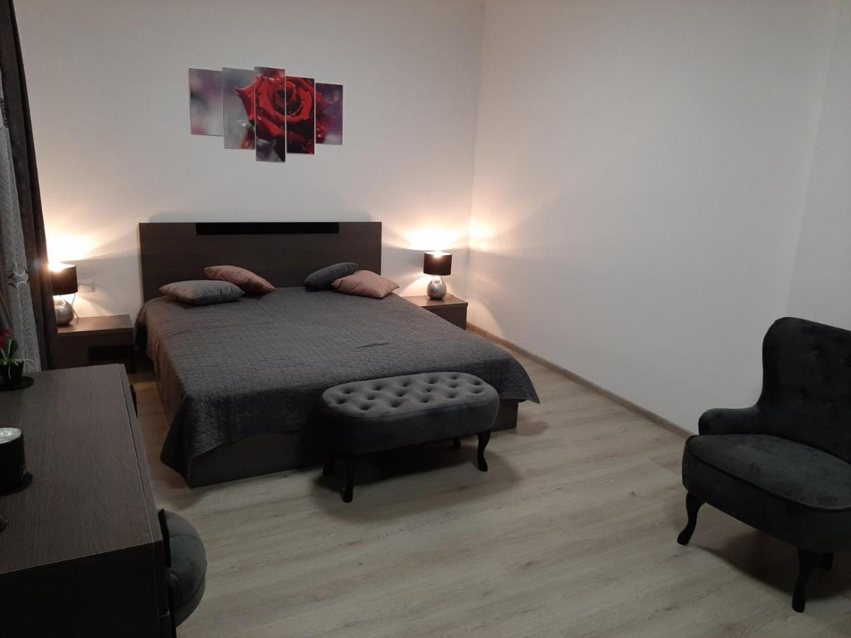 Appartement Апаратамент Deluxe1 à St Constantin et Helena Extérieur photo