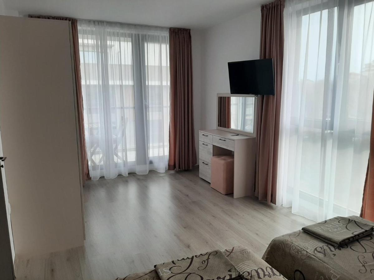 Appartement Апаратамент Deluxe1 à St Constantin et Helena Extérieur photo