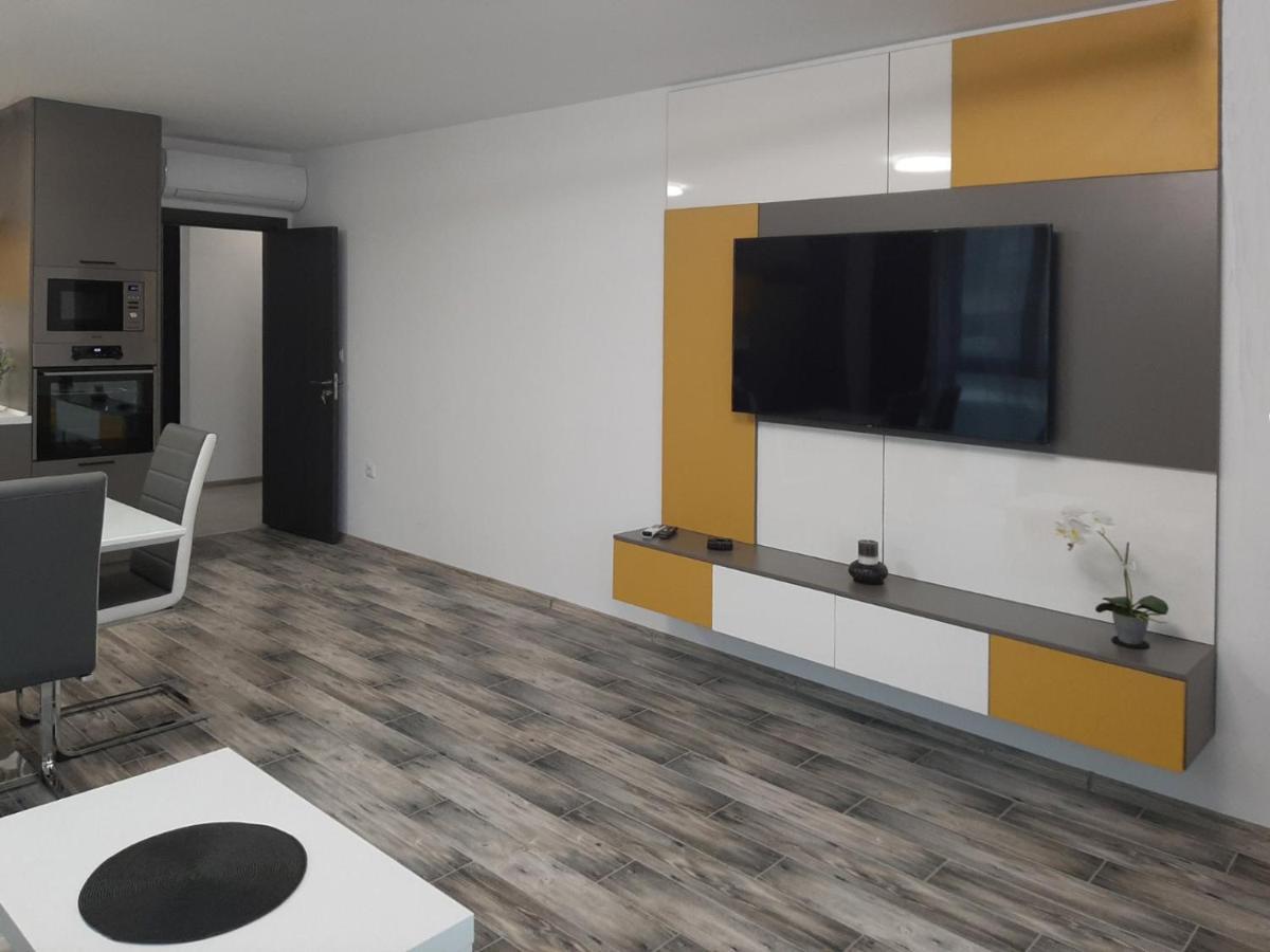 Appartement Апаратамент Deluxe1 à St Constantin et Helena Extérieur photo