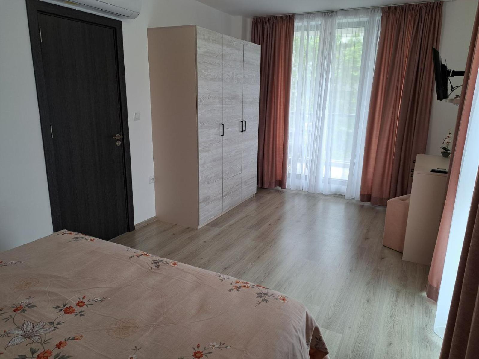 Appartement Апаратамент Deluxe1 à St Constantin et Helena Extérieur photo