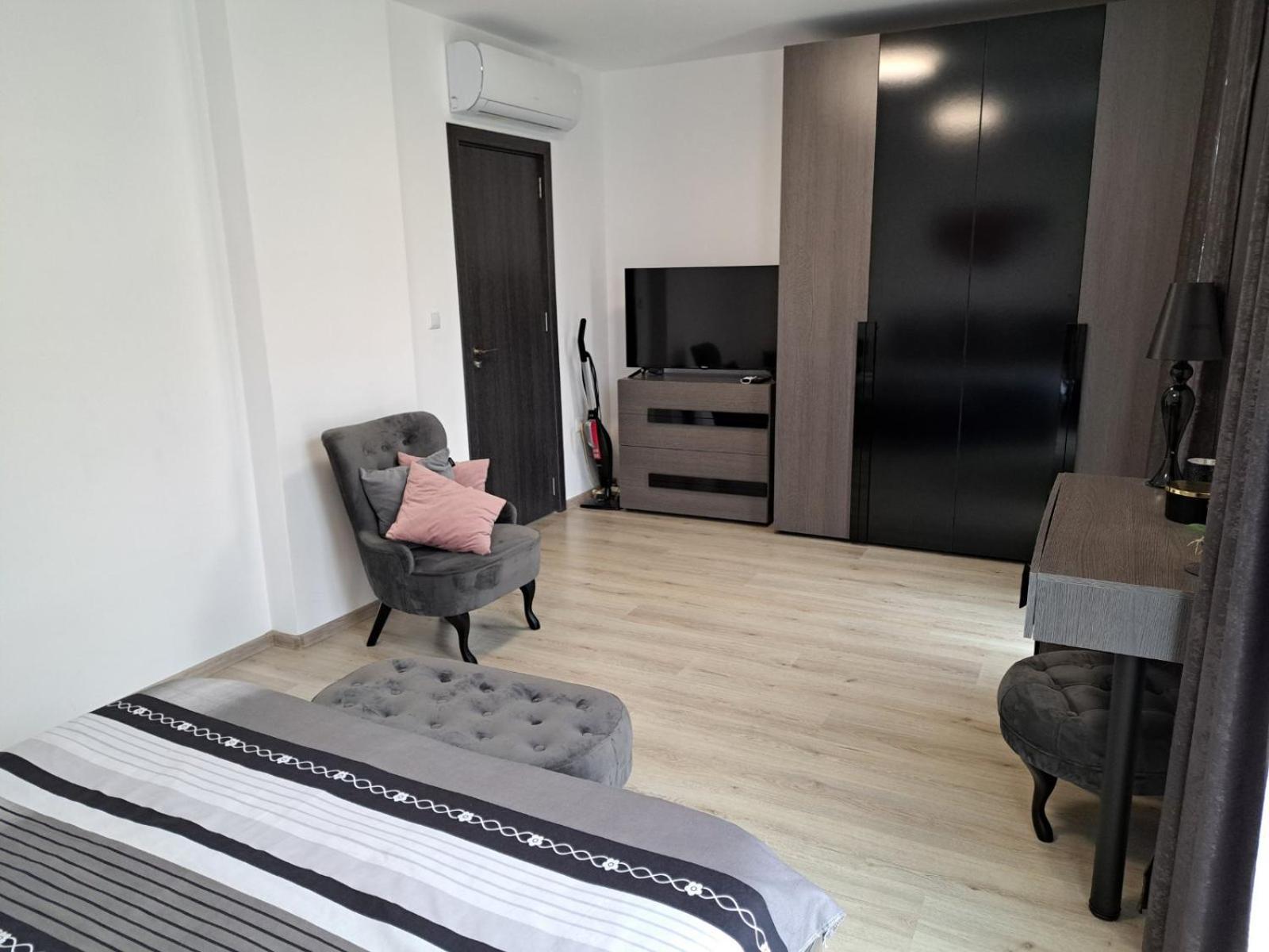 Appartement Апаратамент Deluxe1 à St Constantin et Helena Extérieur photo