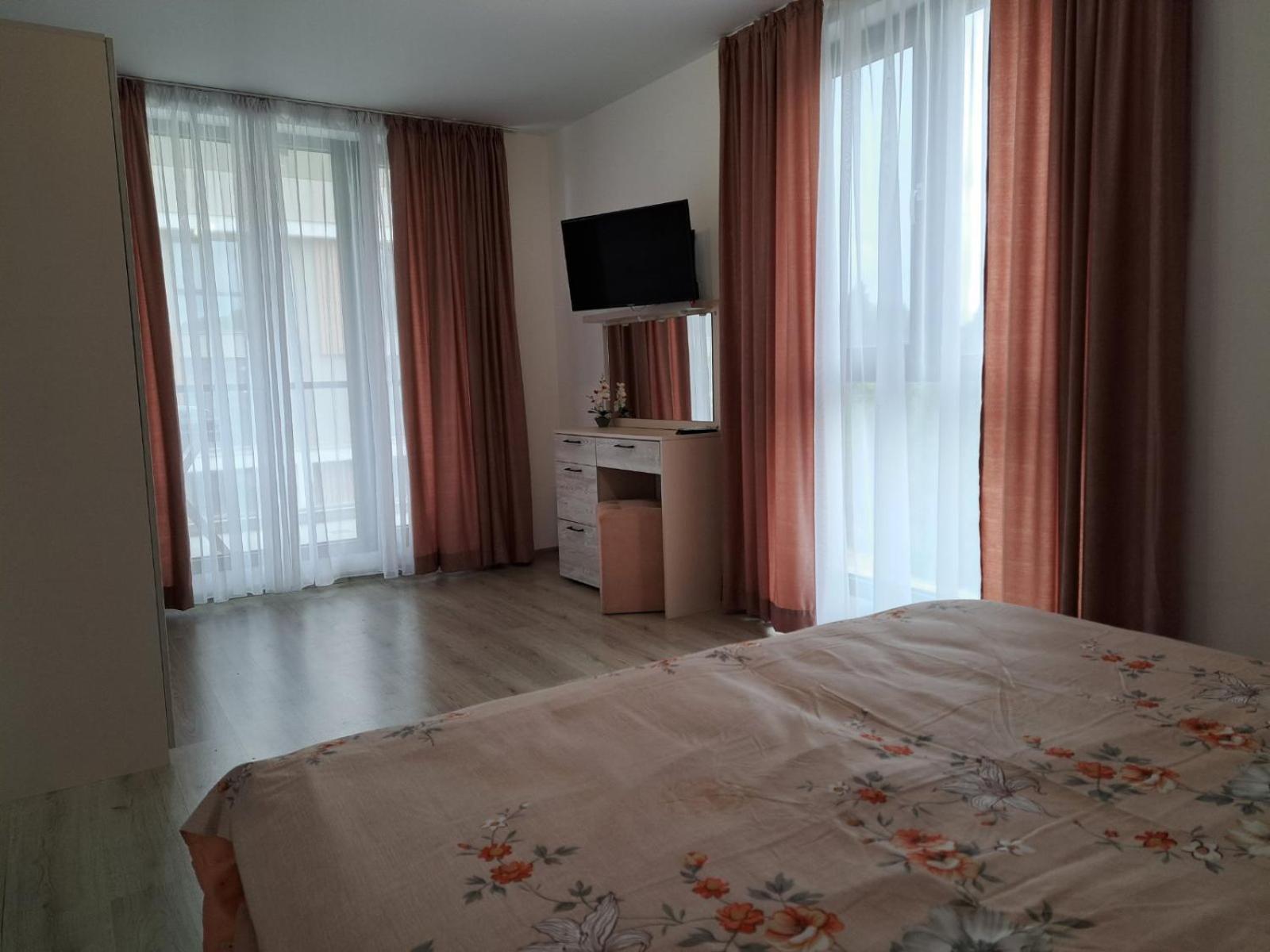 Appartement Апаратамент Deluxe1 à St Constantin et Helena Extérieur photo