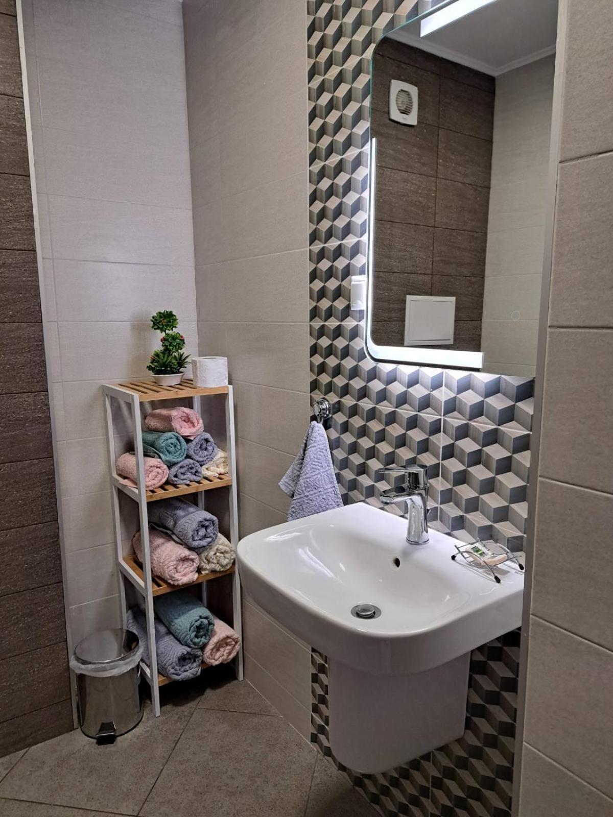 Appartement Апаратамент Deluxe1 à St Constantin et Helena Extérieur photo